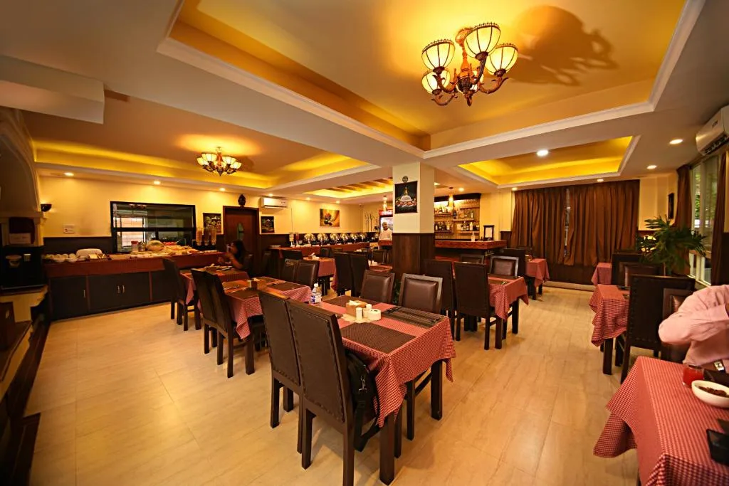 DOM Himalaya Hotel 2