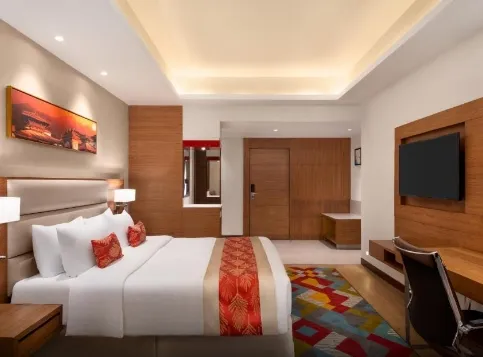 Deluxe King Room,with Balcony and City View