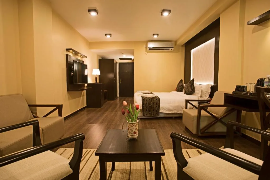 United Business Hotel 3