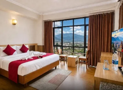 Deluxe Single Room with Mountain or City View
