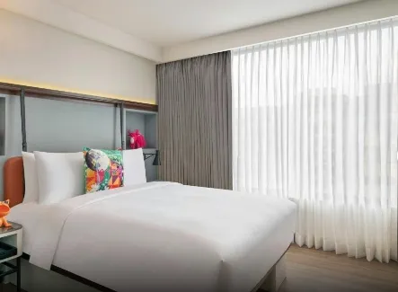 Moxy Thamel One-Bedroom Executive Suite with Queen Bed
