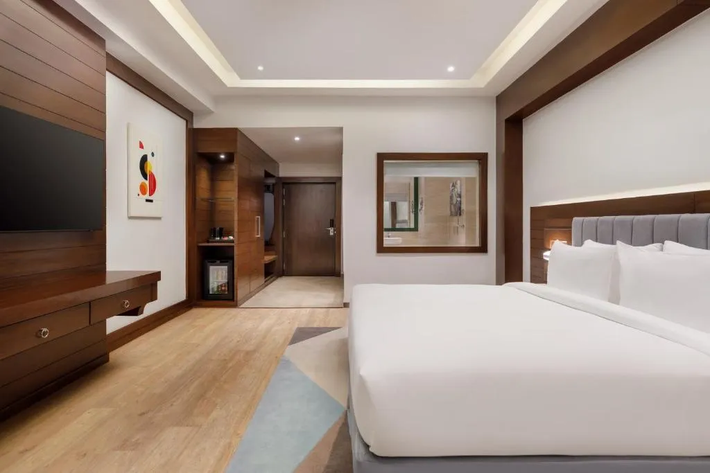 Select a room type and the number of rooms you want to reserve. Room type Number of guests Today's Price Your choices Select Rooms Standard King Room with Hills View