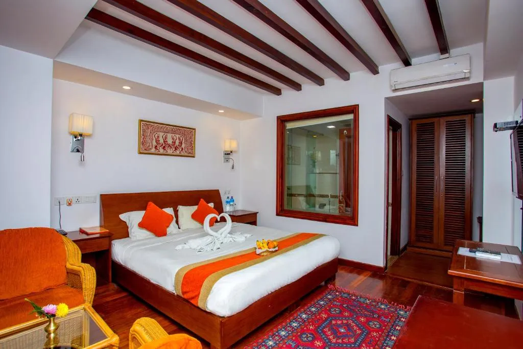 Deluxe King Room with Mountain View