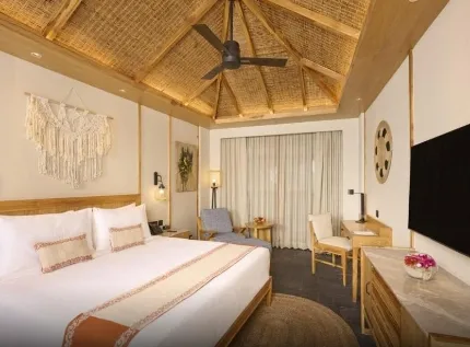 Superior Pool View Room