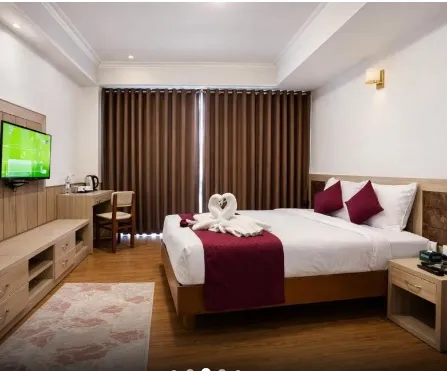 Deluxe King Room with Mountain or City View