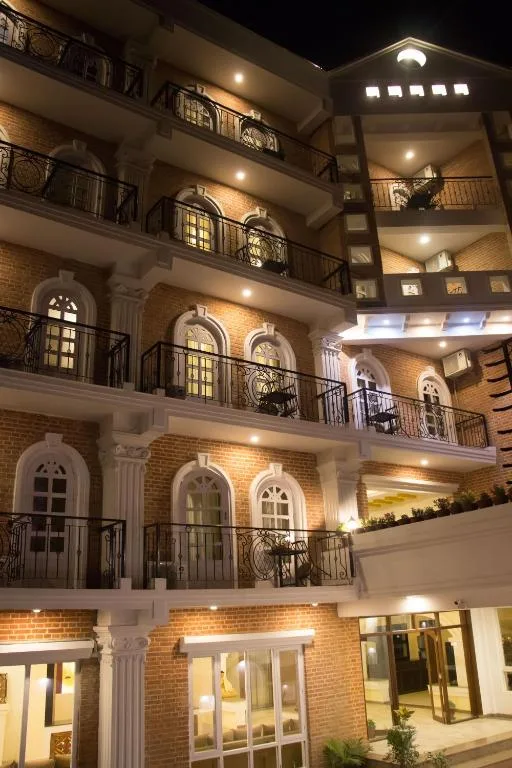 DOM Himalaya Hotel 3