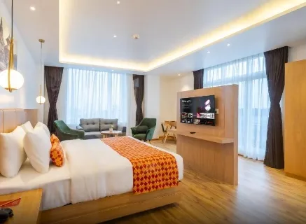 Junior Suite with Stupa View