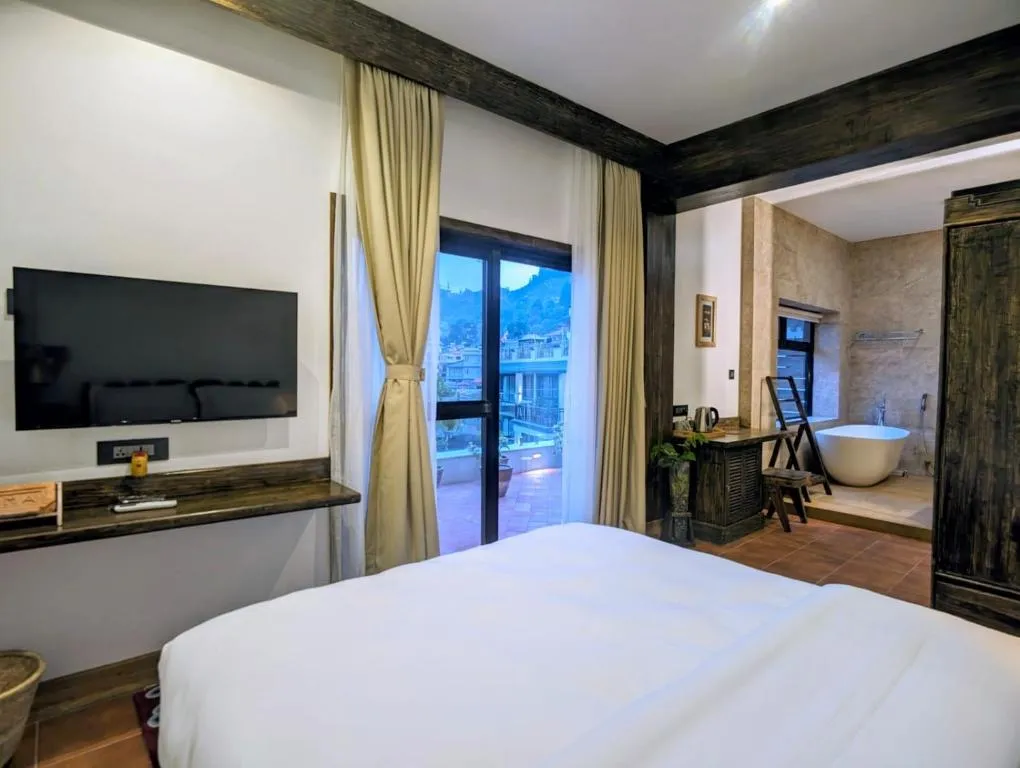 Deluxe Suite