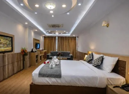 Junior Suite Room with Mountain or City View